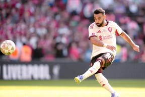 社区盾倒计时，利物浦关键时刻回应争议，细节引发关注，更衣室稳定，轮换策略成焦点的简单介绍-开云体育下载